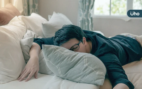 凌晨3至6點最危險！心臟內科醫：睡夢中猝死多與「心律不整」有關