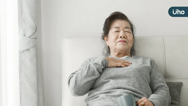 低溫來襲 三高族群嚴防心血管疾病 「微笑、舉手、說你好」 教您判別腦中風