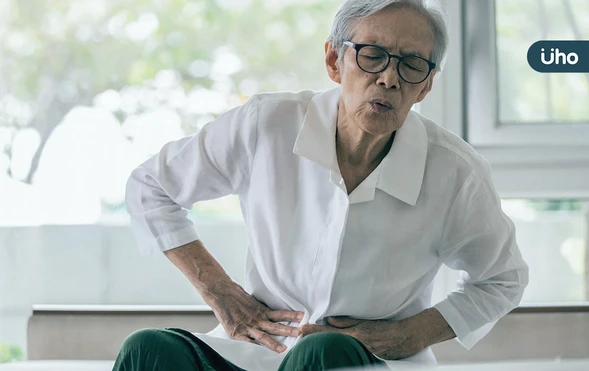 大腸癌如何篩檢？「1方法」偵測率達9成！醫揭「這些症狀」就是警訊