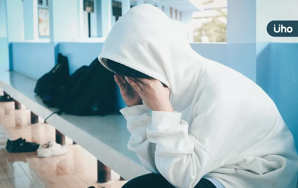 憂鬱症會遺傳？精神科醫揭真相：父母有憂鬱症，子女罹病風險增4倍