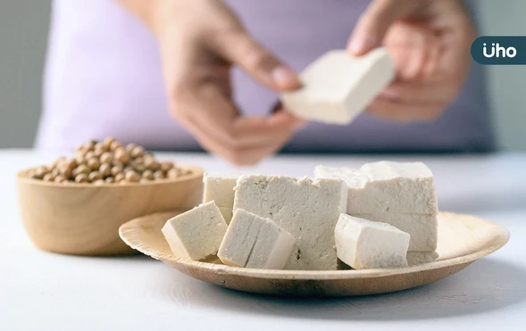 不吃澱粉只吃蛋白質？醫破解低醣飲食迷思：蛋白質「吃太多恐更胖」