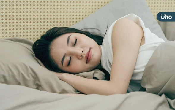 睡得好助減肥，還能防憂鬱症！4招睡眠建議：確保至少睡到●●小時