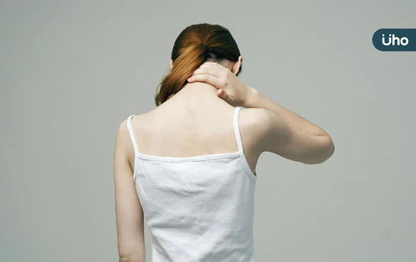 姿勢錯恐傷迷走神經！日醫教你檢查「站姿＋坐姿」從根本擺脫疲勞