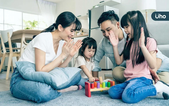 如何陪伴孩子玩遊戲？專家建議：當退一步的「旁觀型爸媽」讓孩子決定