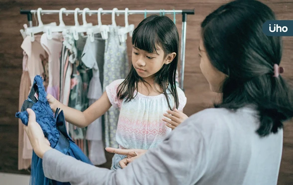 5種衣服鞋子別給孩子穿！緊身衣、洞洞鞋⋯小心「這1種」影響發育