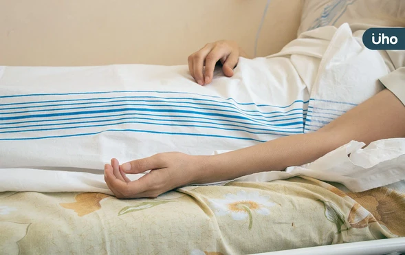 人生最後如何好好走？專家揭「斷食不等於善終」每日1瓶點滴最舒適