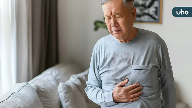80歲翁肝功能差合併腹水  靠「雙免疫療法」穩住肝功能、找回正常生活