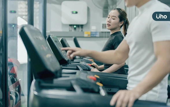 有氧運動和重量訓練，到底該怎麼選？醫：健身計劃別忽略「這1點」